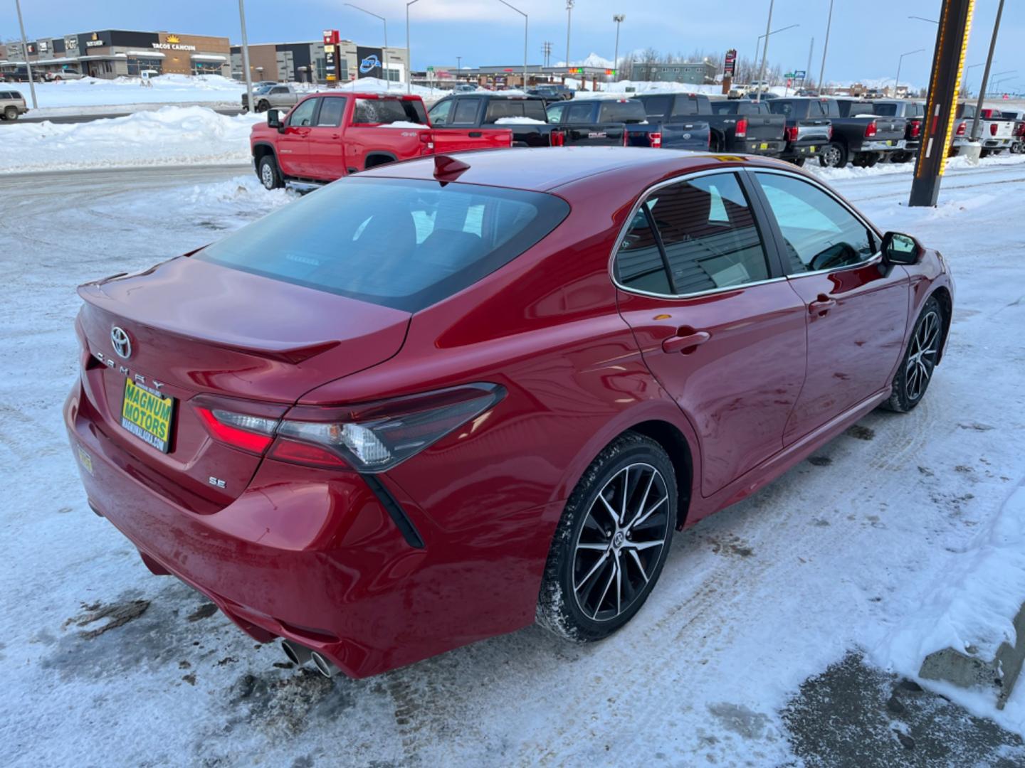 2021 RED /black leather TOYOTA CAMRY SE (4T1G11AK2MU) with an 2.5L engine, Automatic transmission, located at 1960 Industrial Drive, Wasilla, 99654, (907) 274-2277, 61.573475, -149.400146 - Photo#4